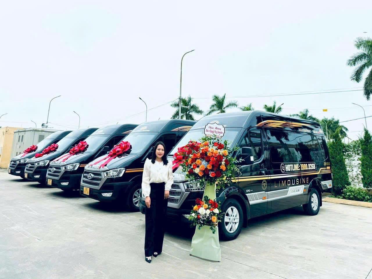 xe-limousine-hoa-mai-toan-thang